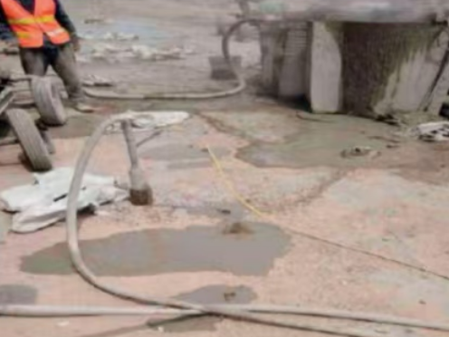 良庆水泥混凝土路面板底注浆技术 路面脱空注浆整治方案