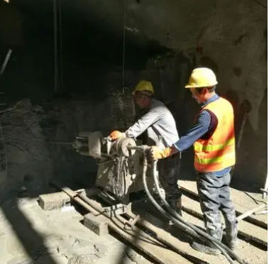 良庆水下抗分散灌浆料特点 水下不分散注浆料介绍